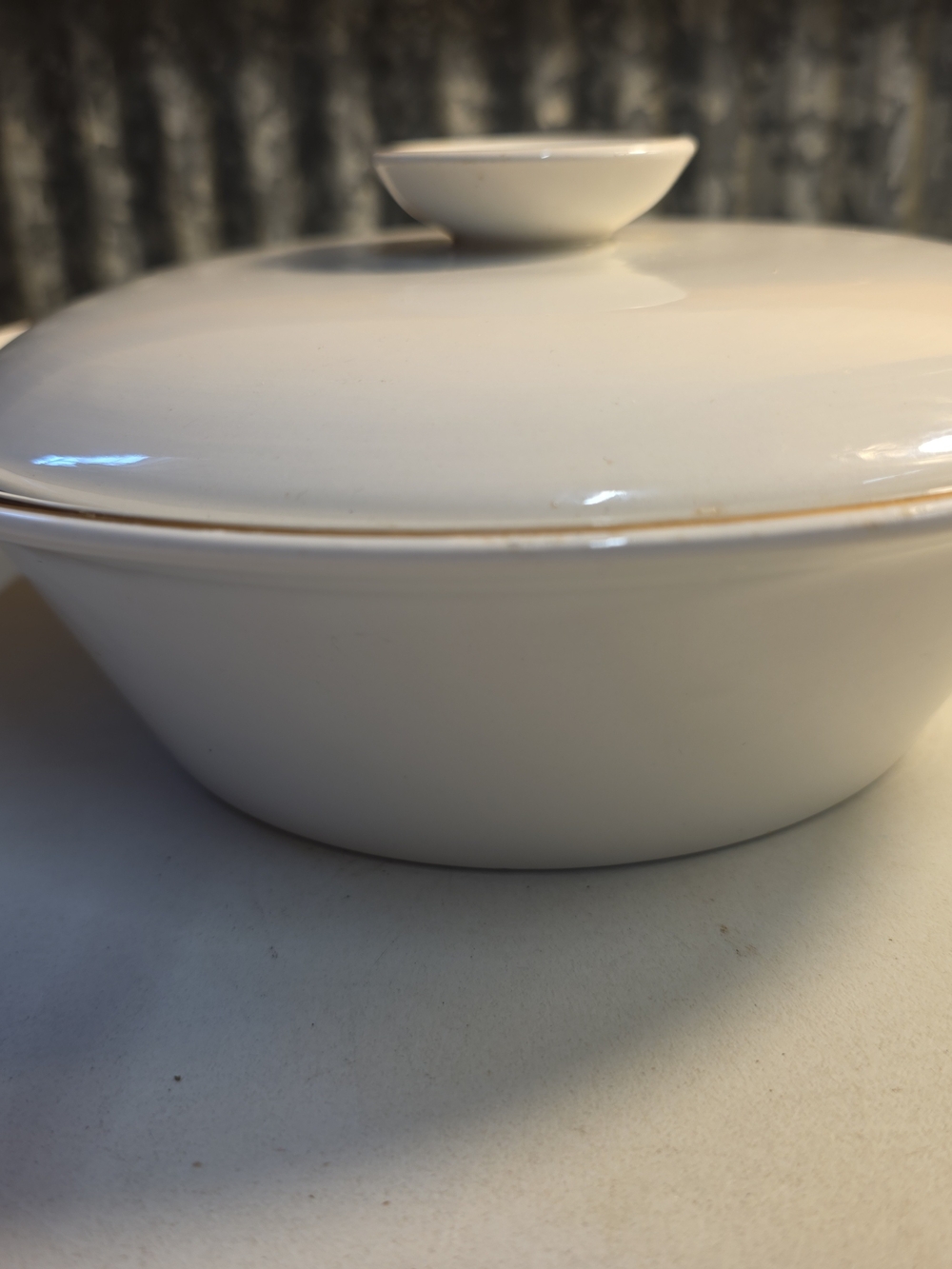 Covered Ceramic Casserole Dish - Cream